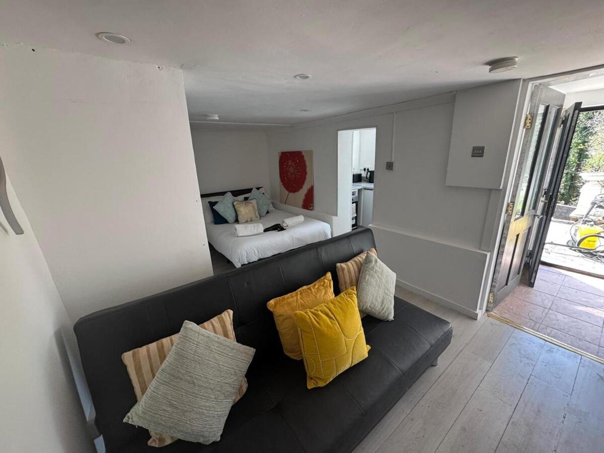 Flat, 1-bedroom, * Swansea